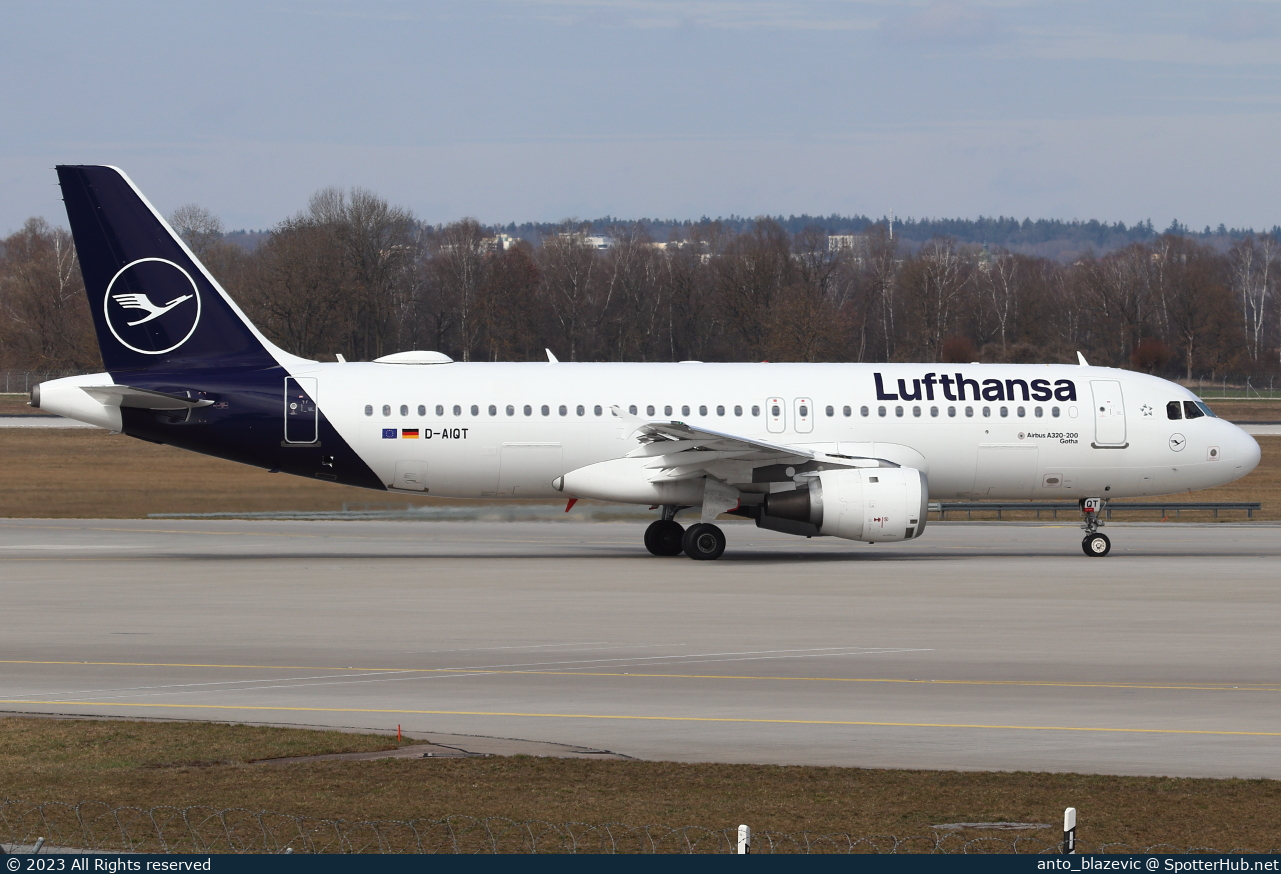 Photo of D-AIQT - Airbus A320-211 operated by Lufthansa