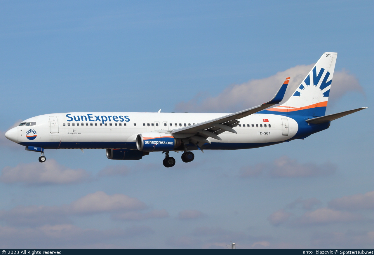 Photo of TC-SOT - Boeing 737-8Z9 operated by SunExpress