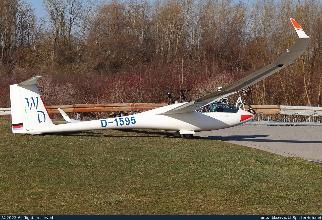 Photo of D-1595 - Schempp-Hirth Discus 2a operated by Private