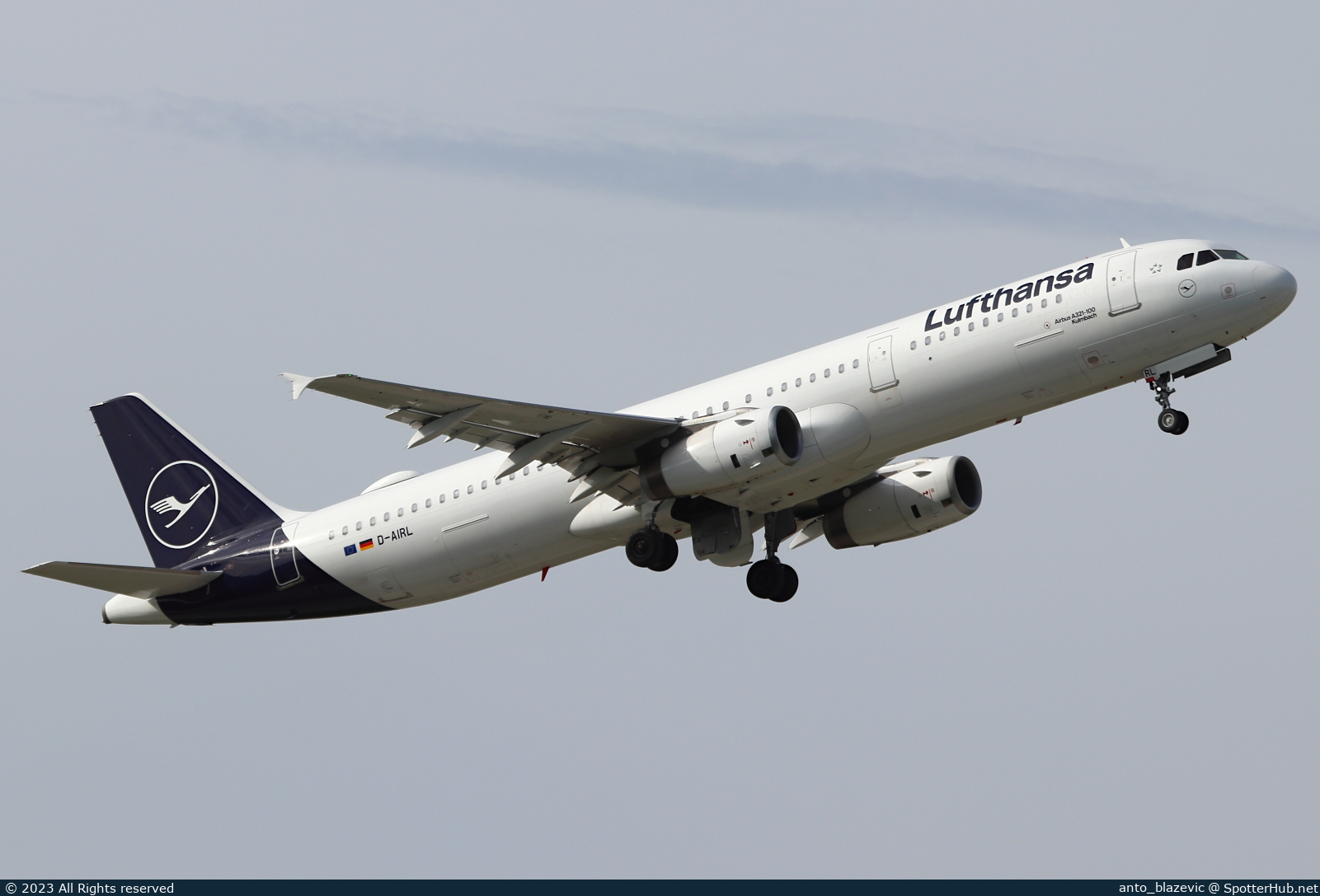 Photo of D-AIRL - Airbus A321-131 operated by Lufthansa