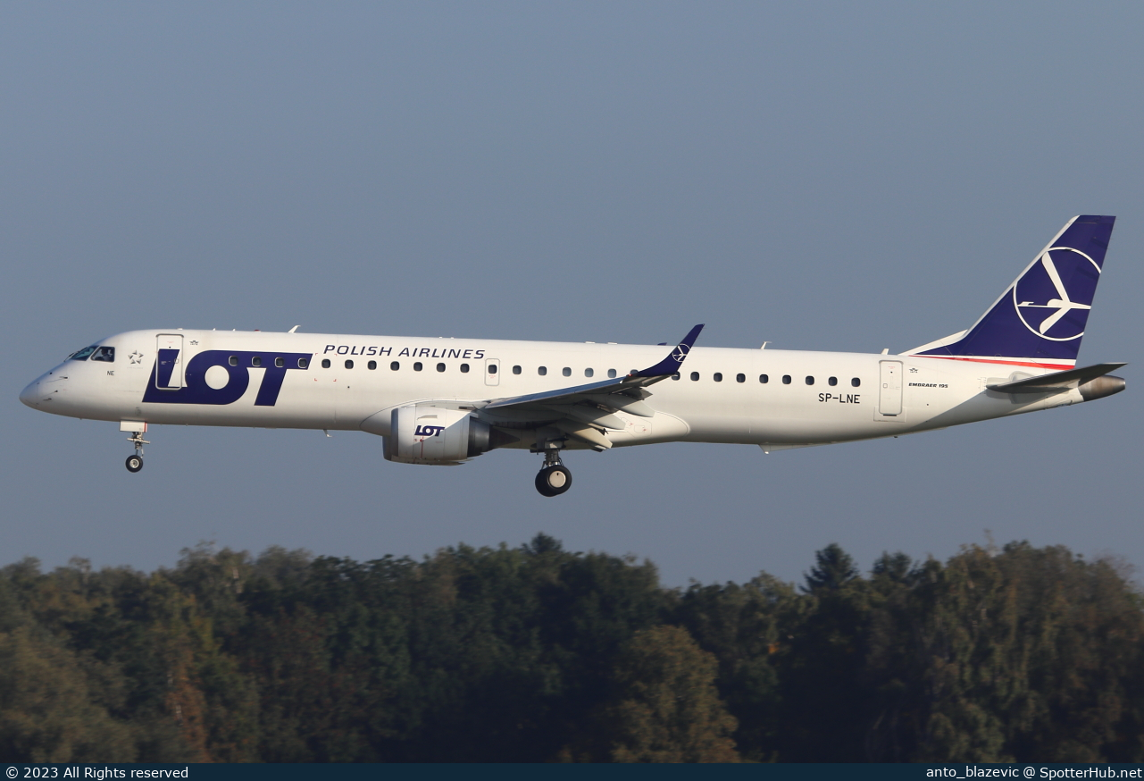Photo of SP-LNE - Embraer ERJ-195LR operated by LOT Polish Airlines