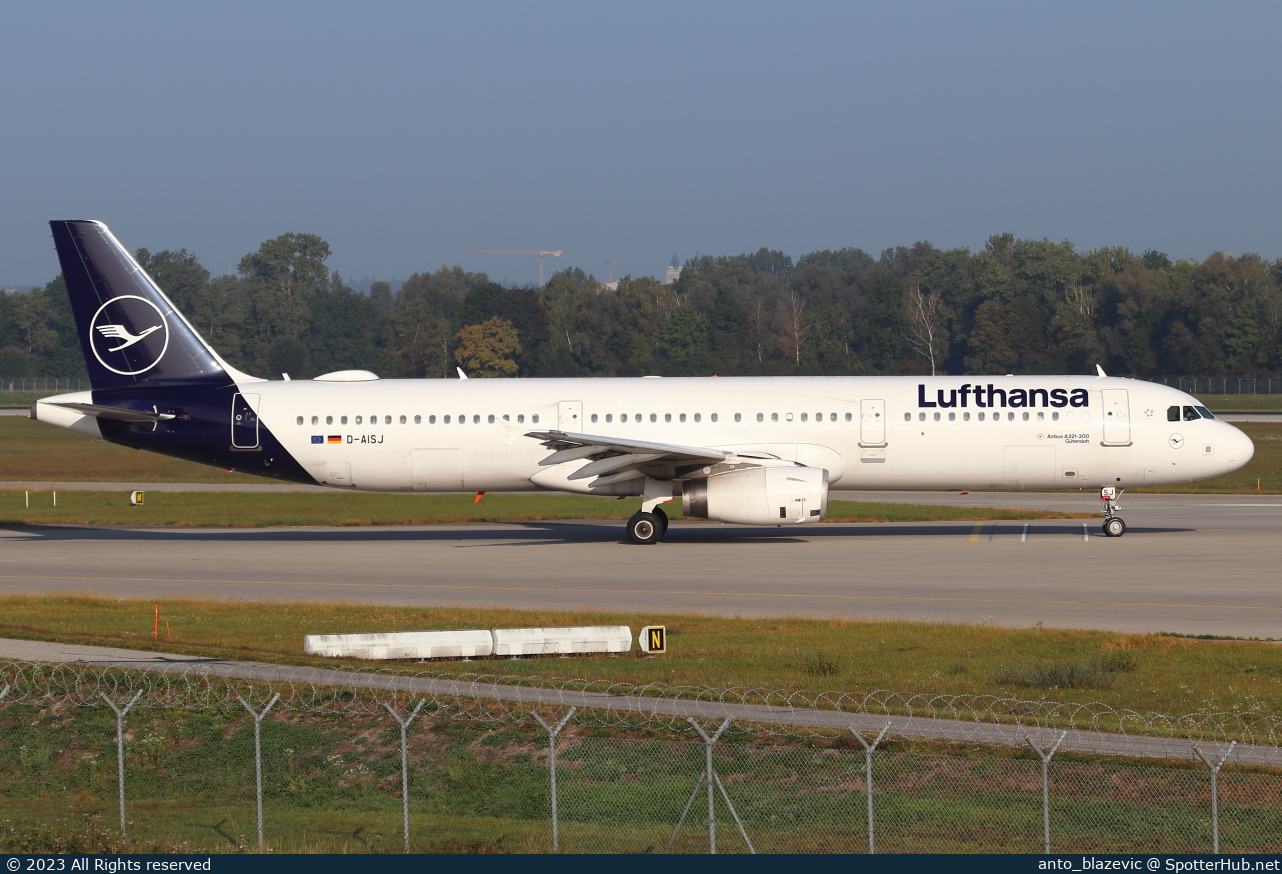 Photo of D-AISJ - Airbus A321-231 operated by Lufthansa