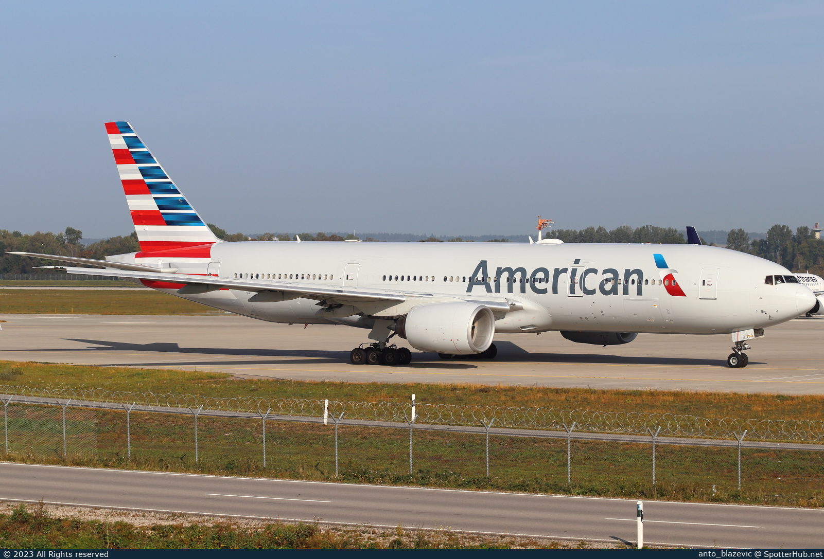 Photo of N790AN - Boeing 777-223(ER) operated by American Airlines