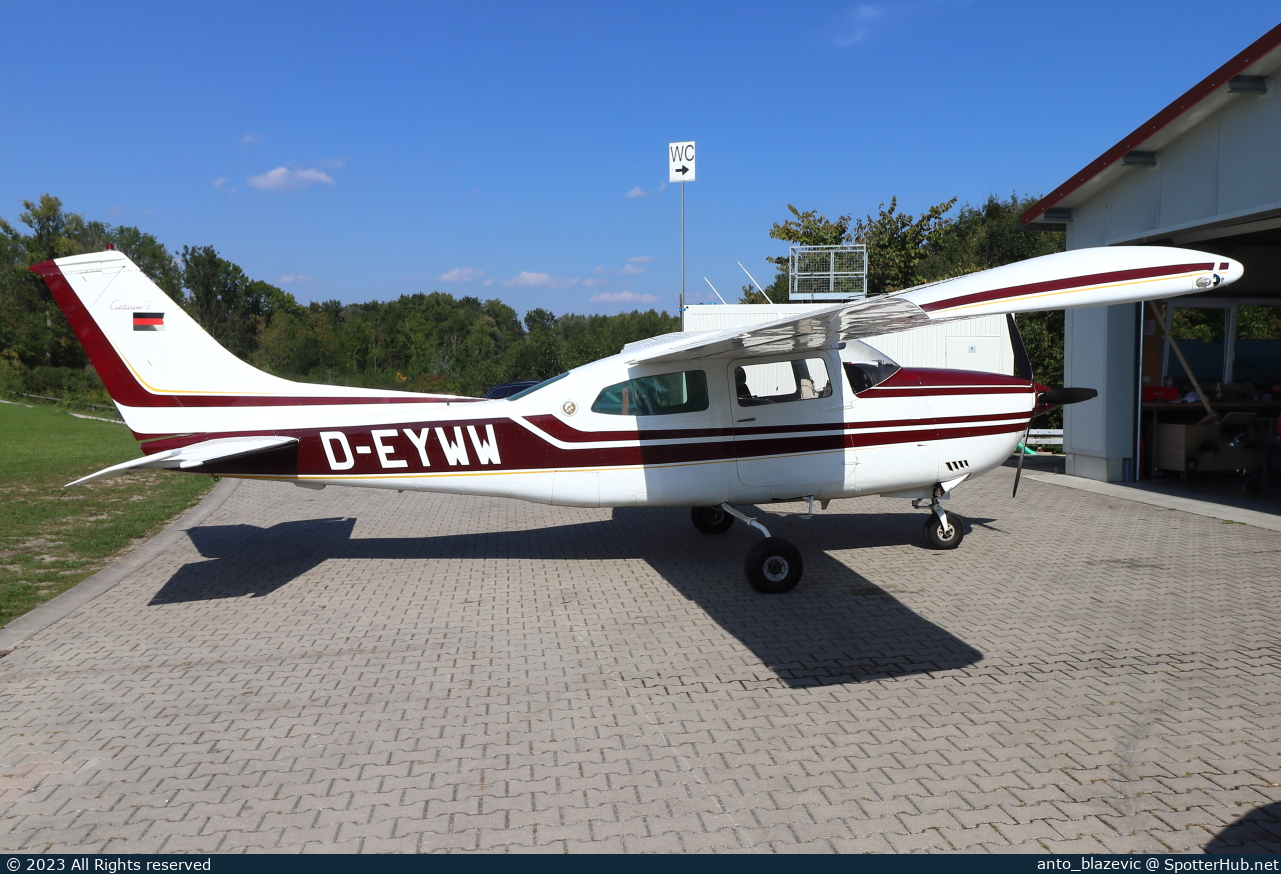 Photo of D-EYWW - Cessna 210L Centurion II operated by Private
