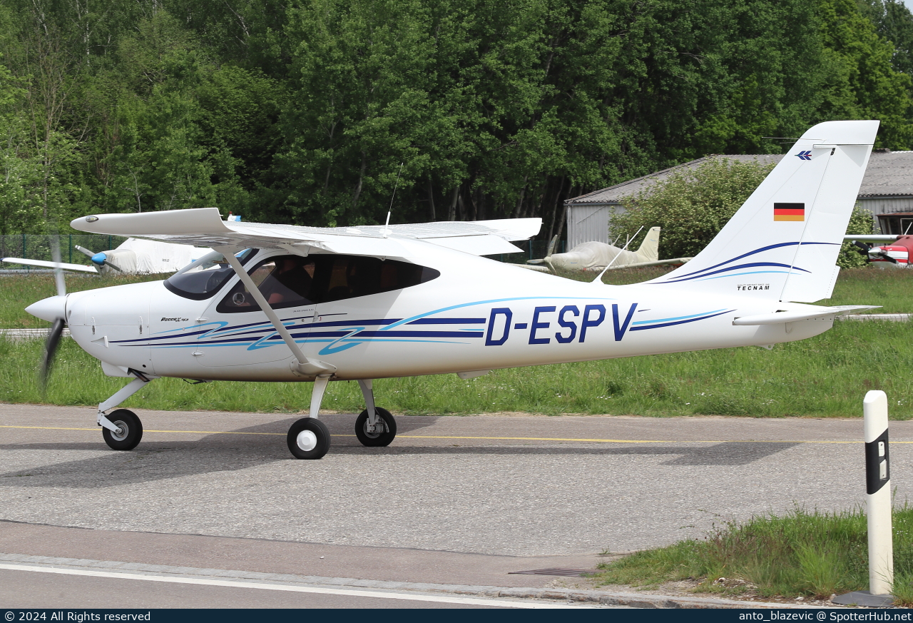 Photo of D-ESPV - Tecnam P2008JC Mk.II operated by Air Munich Aviation - Flugschule Jesenwang
