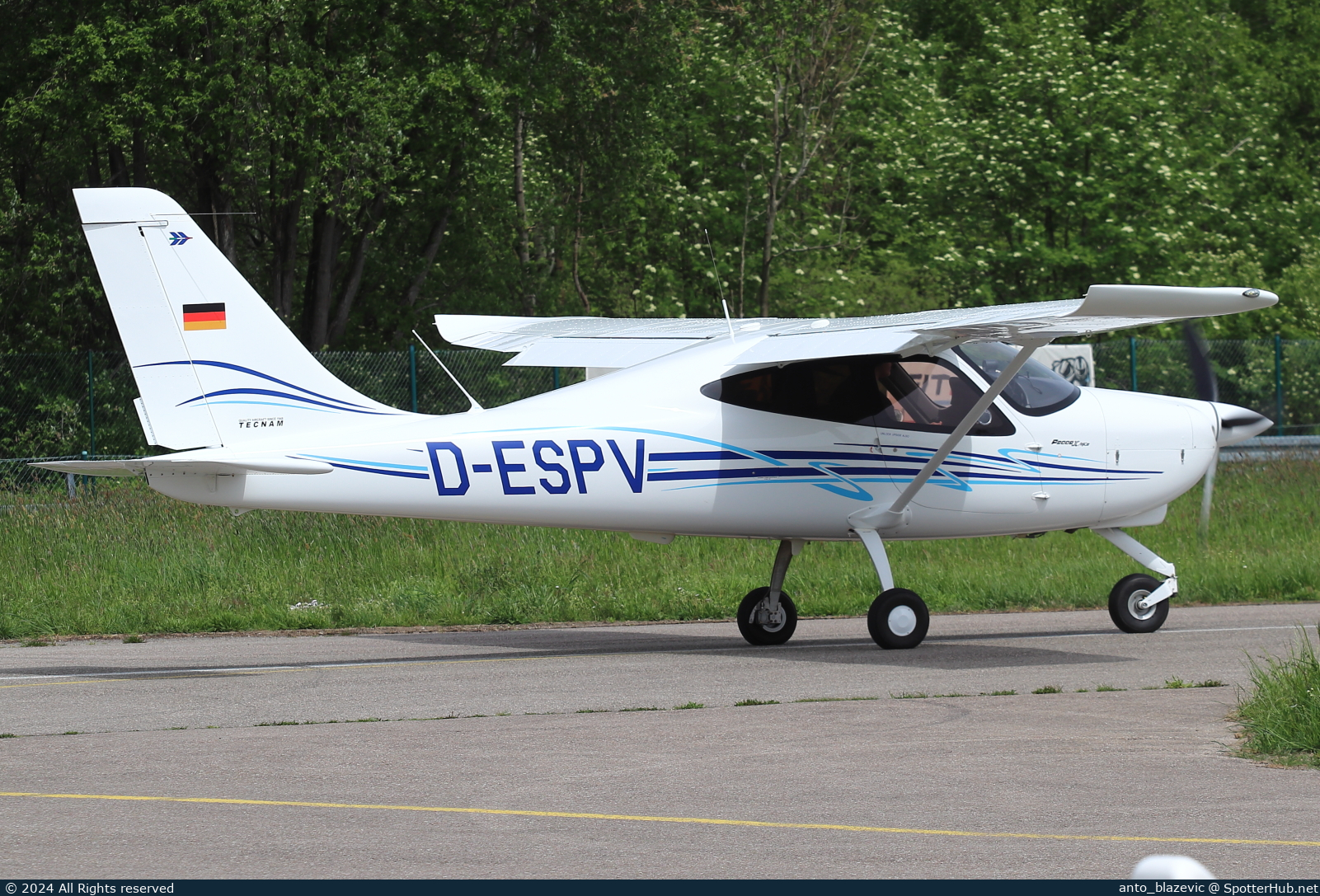 Photo of D-ESPV - Tecnam P2008JC Mk.II operated by Air Munich Aviation - Flugschule Jesenwang