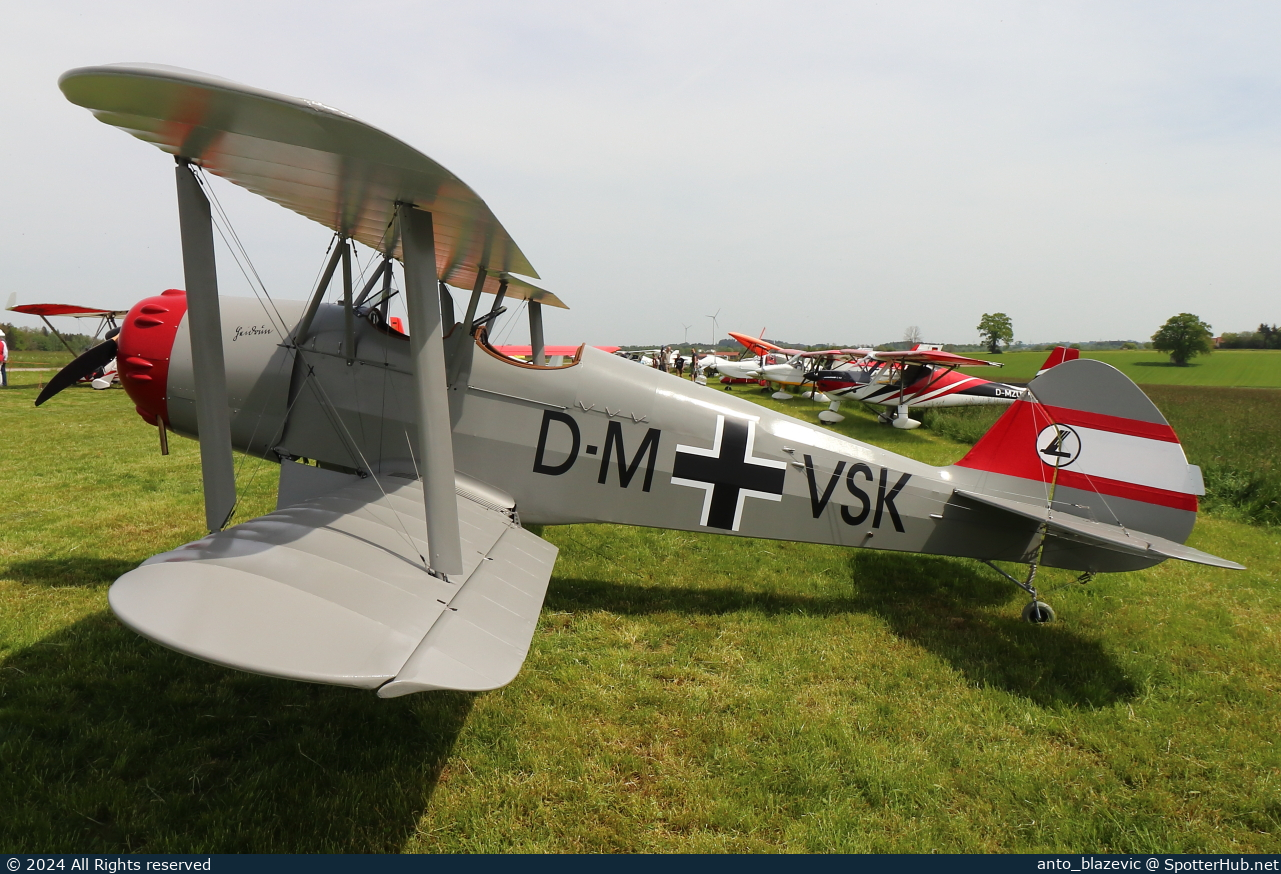 Photo of D-MVSK - Platzer Kiebitz B operated by Private