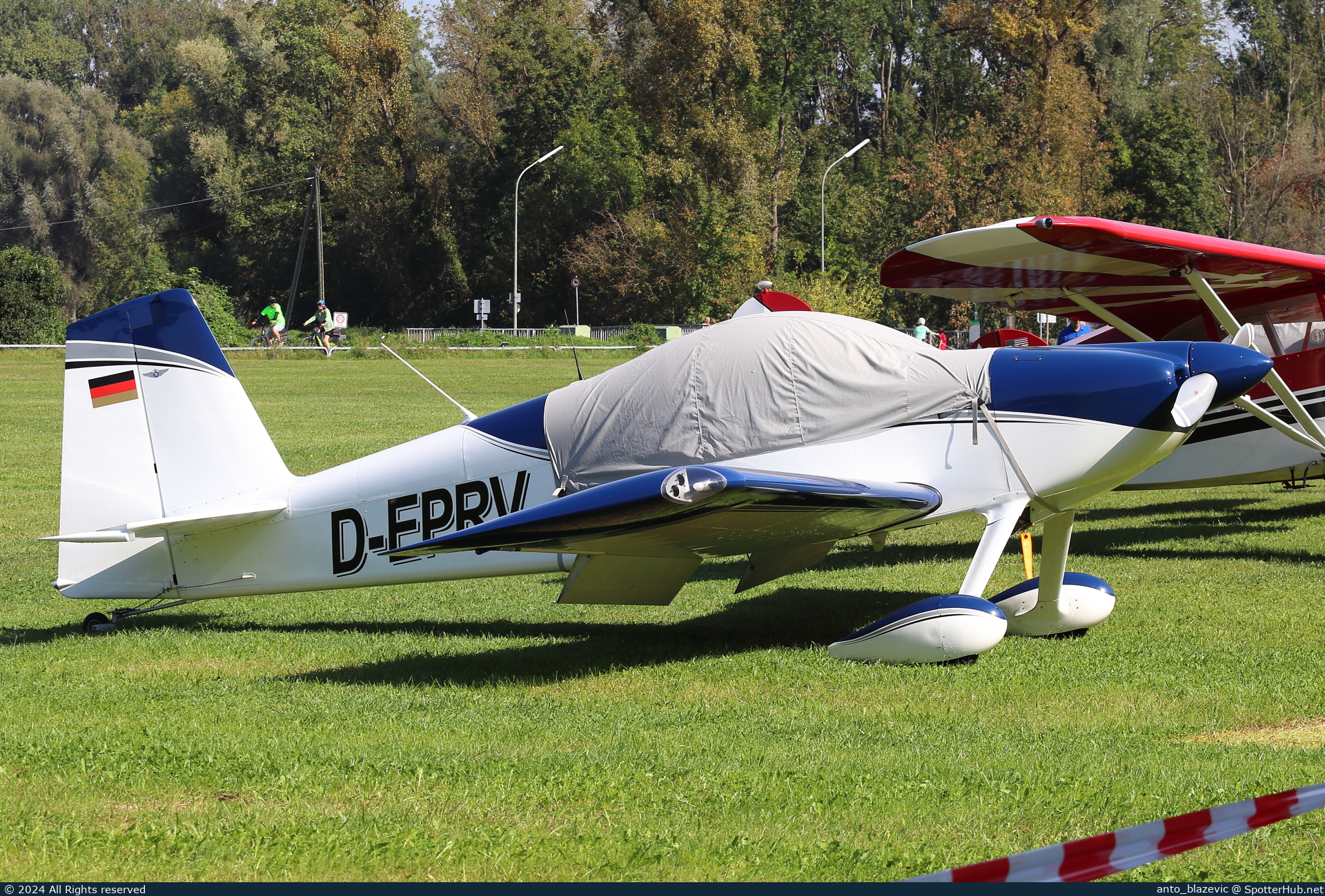Photo of D-EPRV - Vans RV-7 operated by Private
