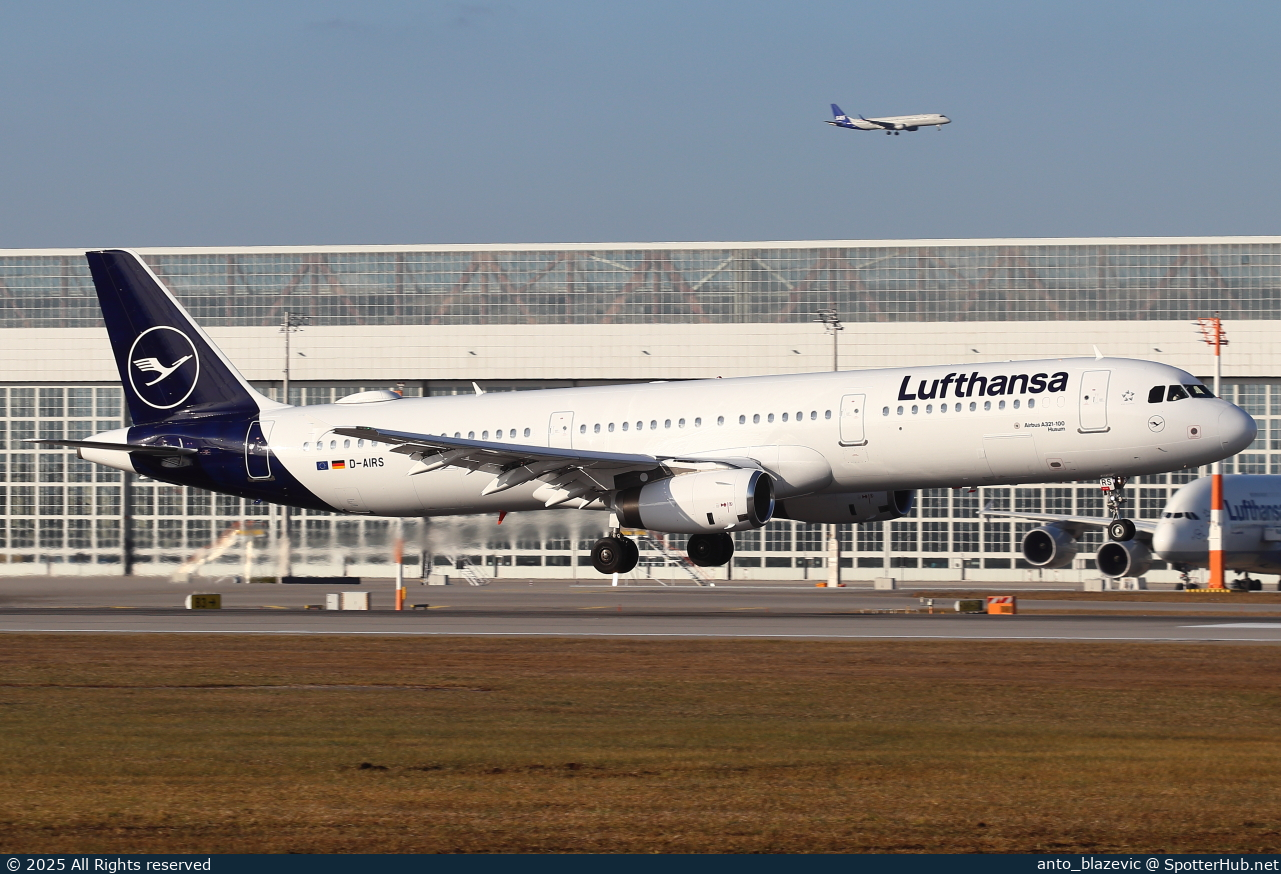 Photo of D-AIRS - Airbus A321-131 operated by Lufthansa