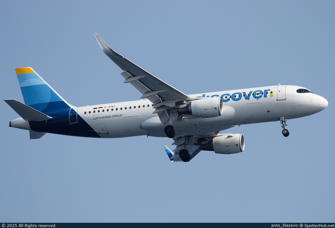 Photo of D-AIWC - Airbus A320-214 operated by Discover Airlines