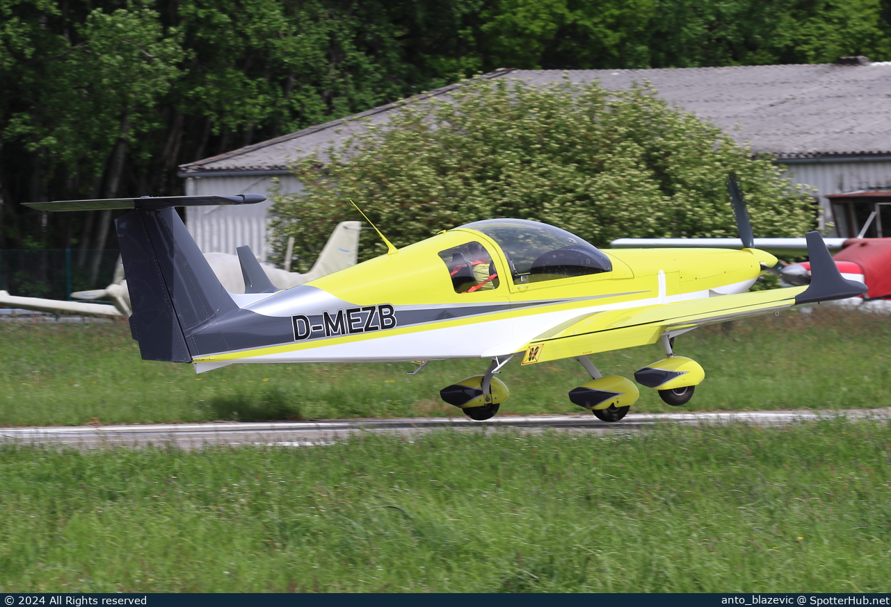 Photo of D-MEZB - Dova DV-1 Skylark operated by Private