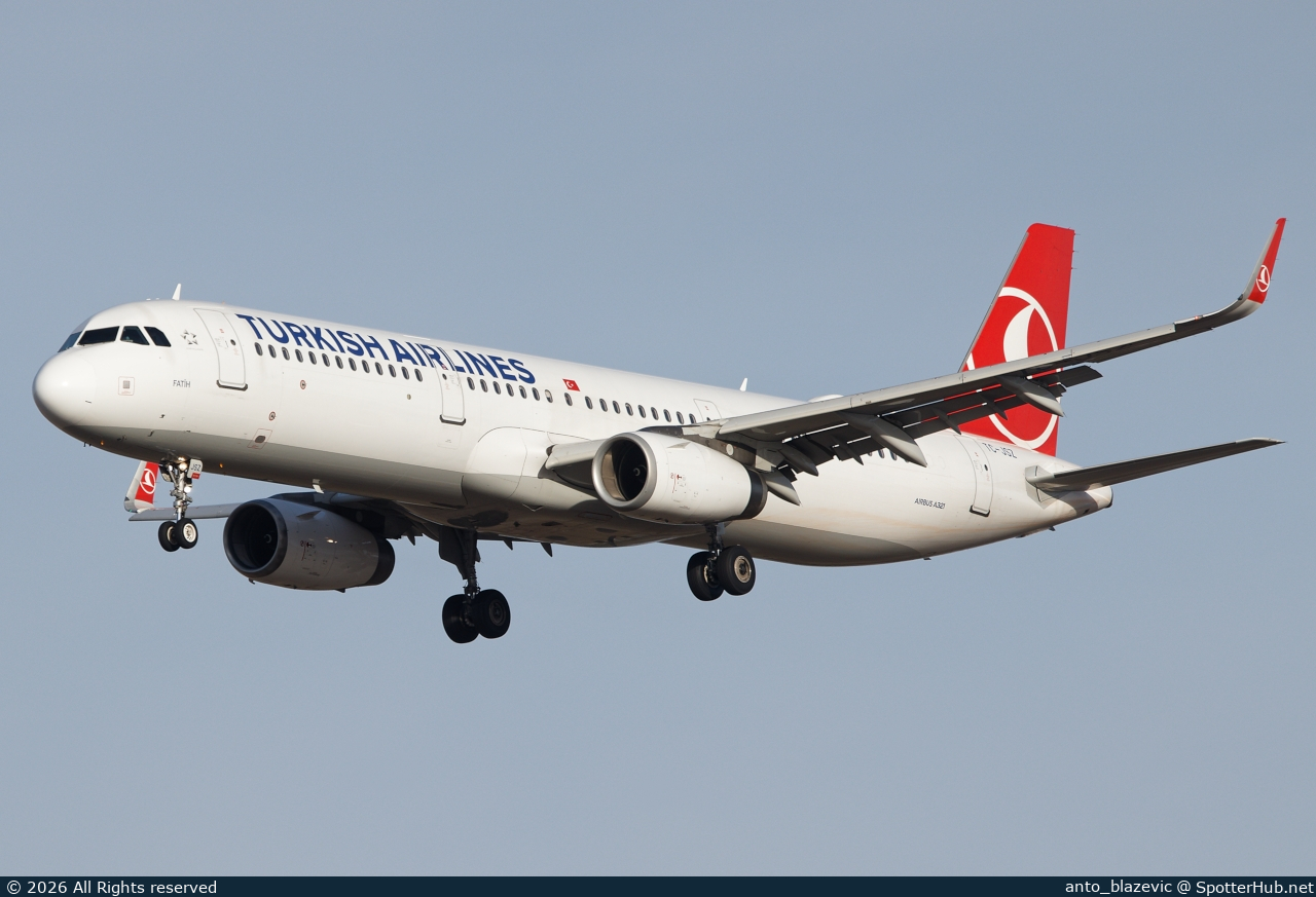 Photo of TC-JSZ - Airbus A321-231 operated by Turkish Airlines