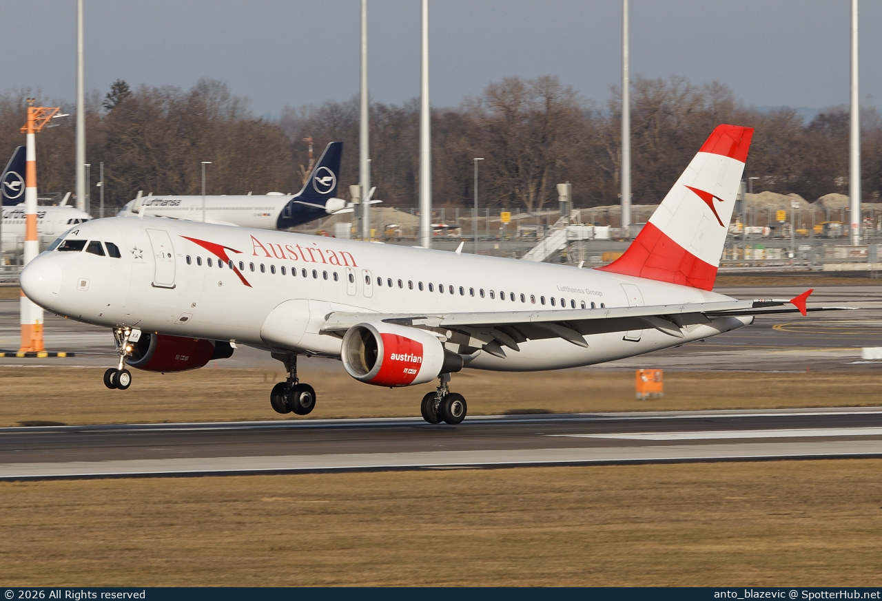 Photo of OE-LXA - Airbus A320-216 operated by Austrian Airlines