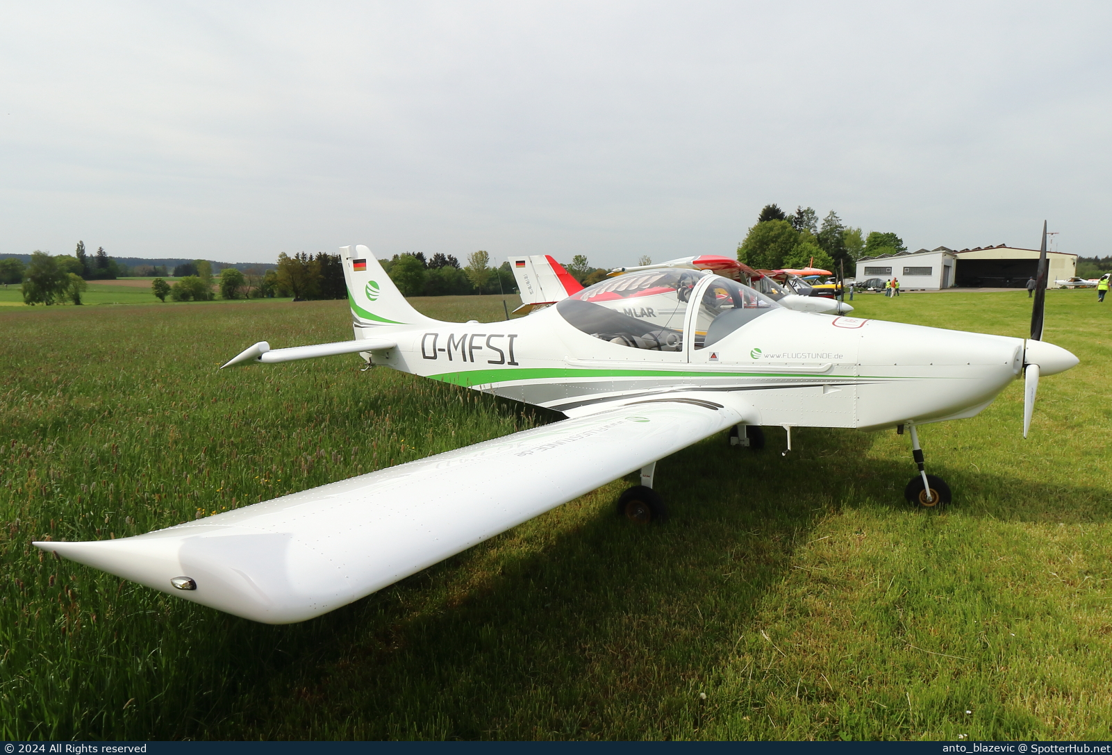 Photo of D-MFSI - Breezer B400 operated by Flugschule Flugstunde