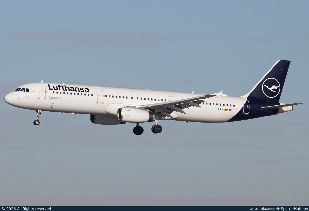 Photo of D-AIRN - Airbus A321-131 operated by Lufthansa