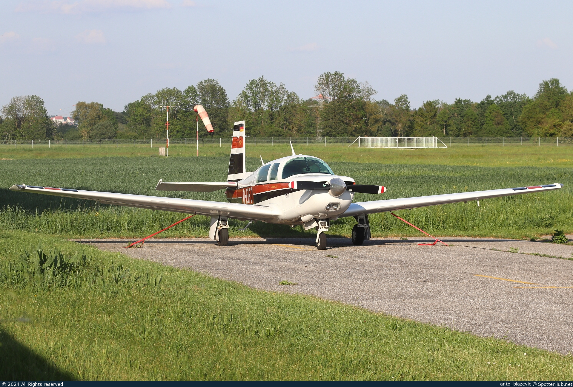 Photo of D-EIFJ - Mooney M20K 231 operated by Private