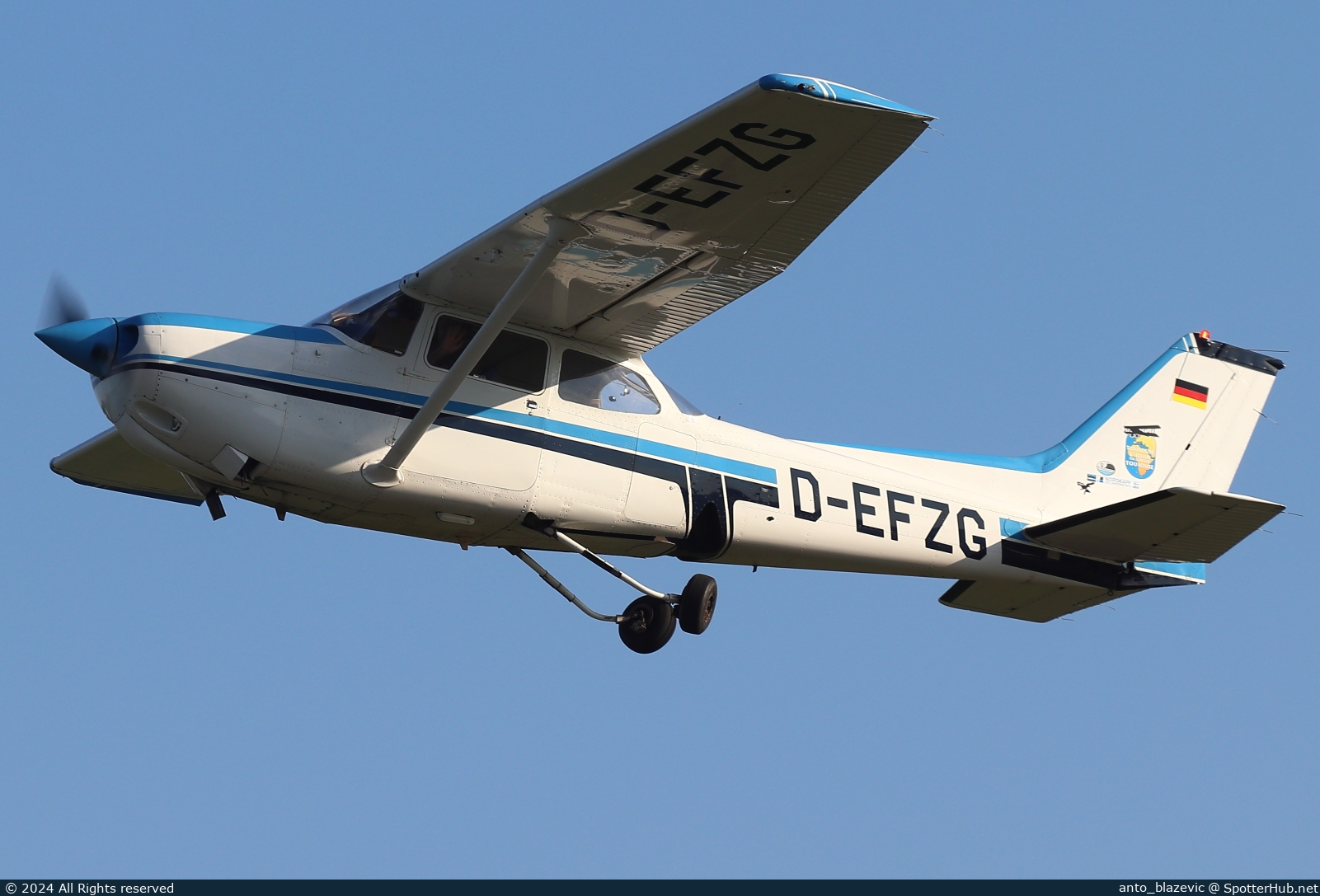 Photo of D-EFZG - Cessna 172RG Cutlass RG operated by Luftsportgemeinschaft Bayreuth