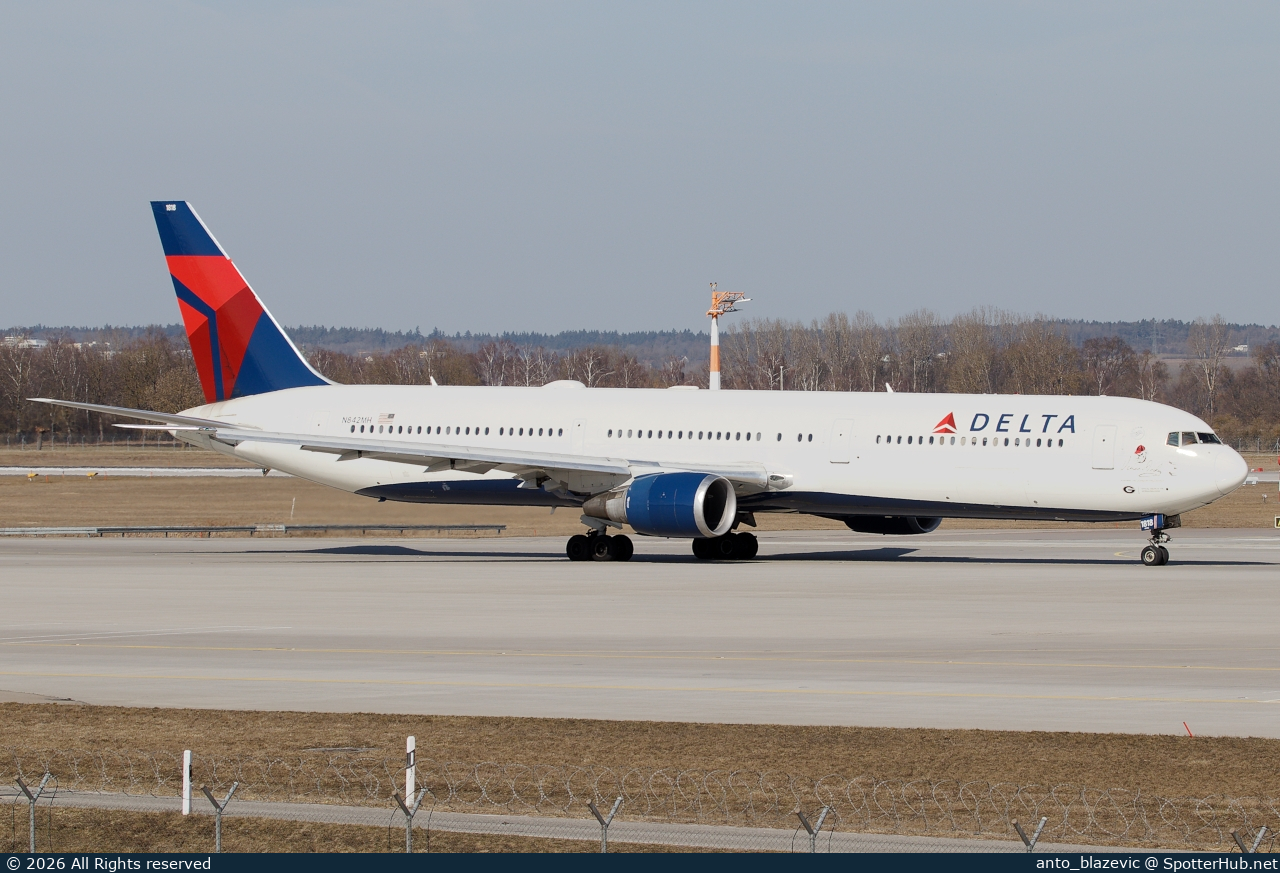 Photo of N842MH - Boeing 767-432(ER) operated by Delta Air Lines