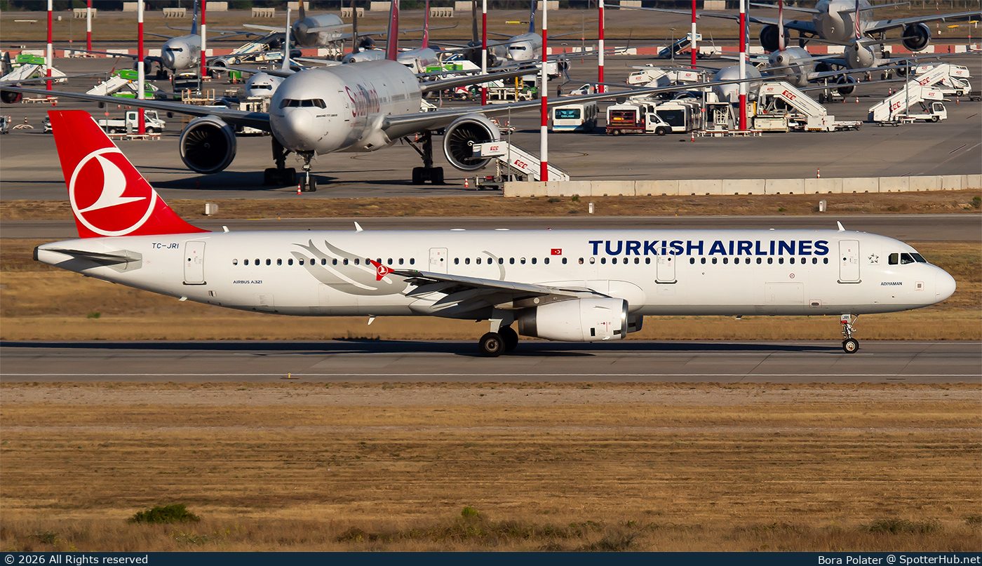 Photo of TC-JRI - Airbus A321-231 operated by Turkish Airlines