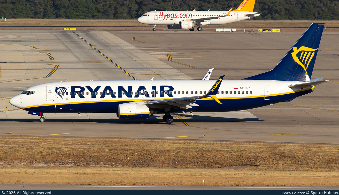 Photo of SP-RNP - Boeing 737-8AS operated by Ryanair (opb Buzz)