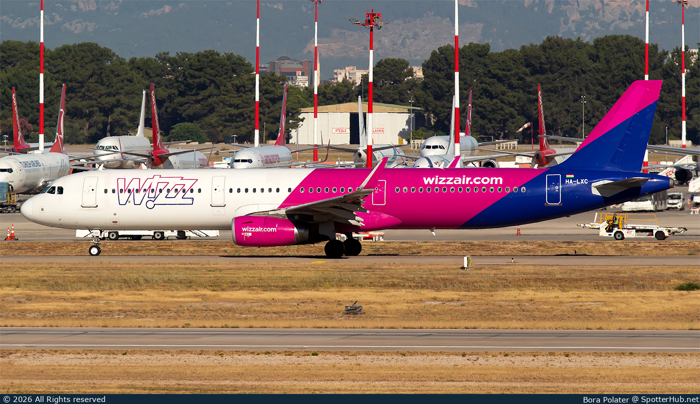 Photo of HA-LXC - Airbus A321-231 operated by Wizz Air