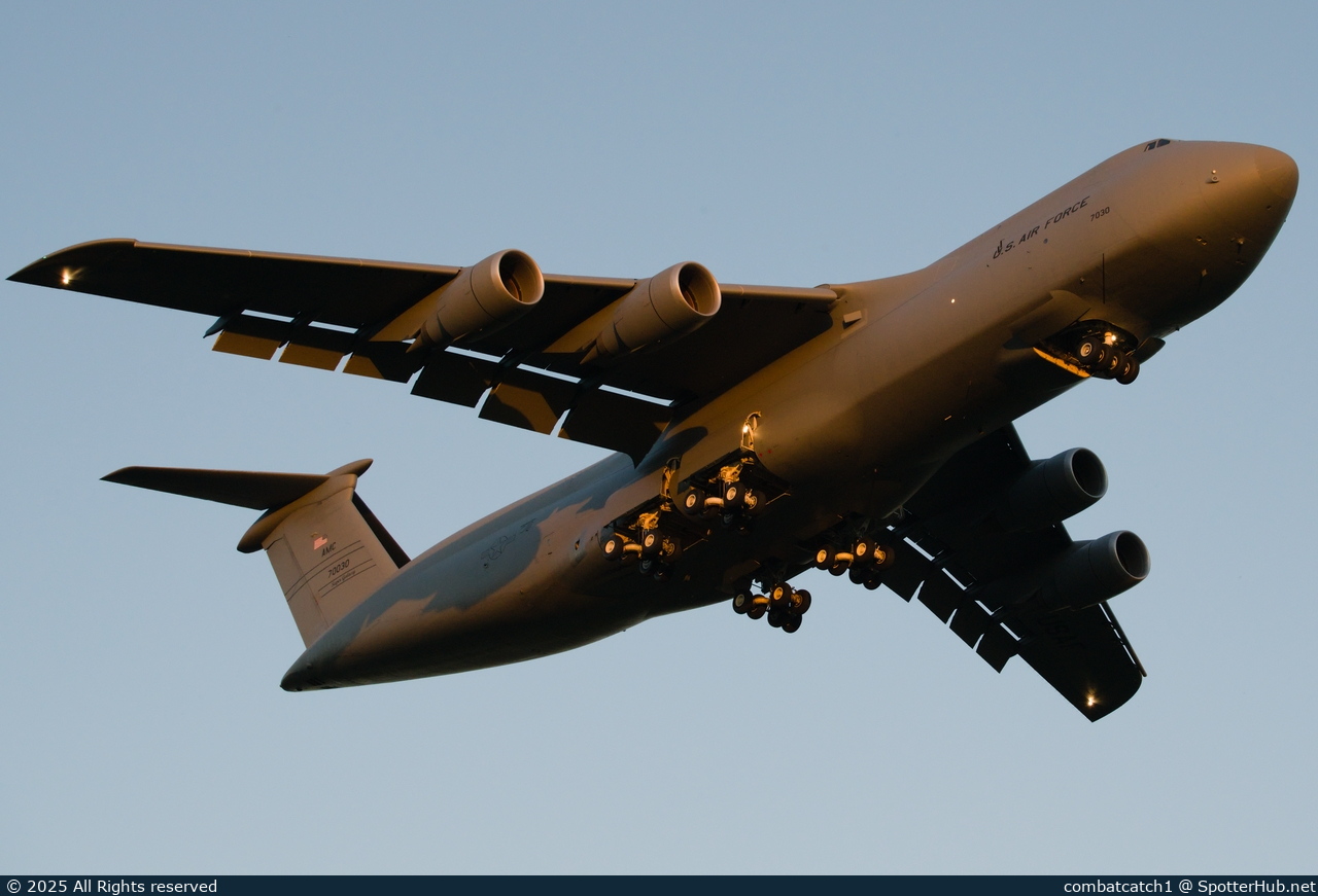 Photo of 87-0030 - Lockheed C-5M Super Galaxy operated by US Air Force