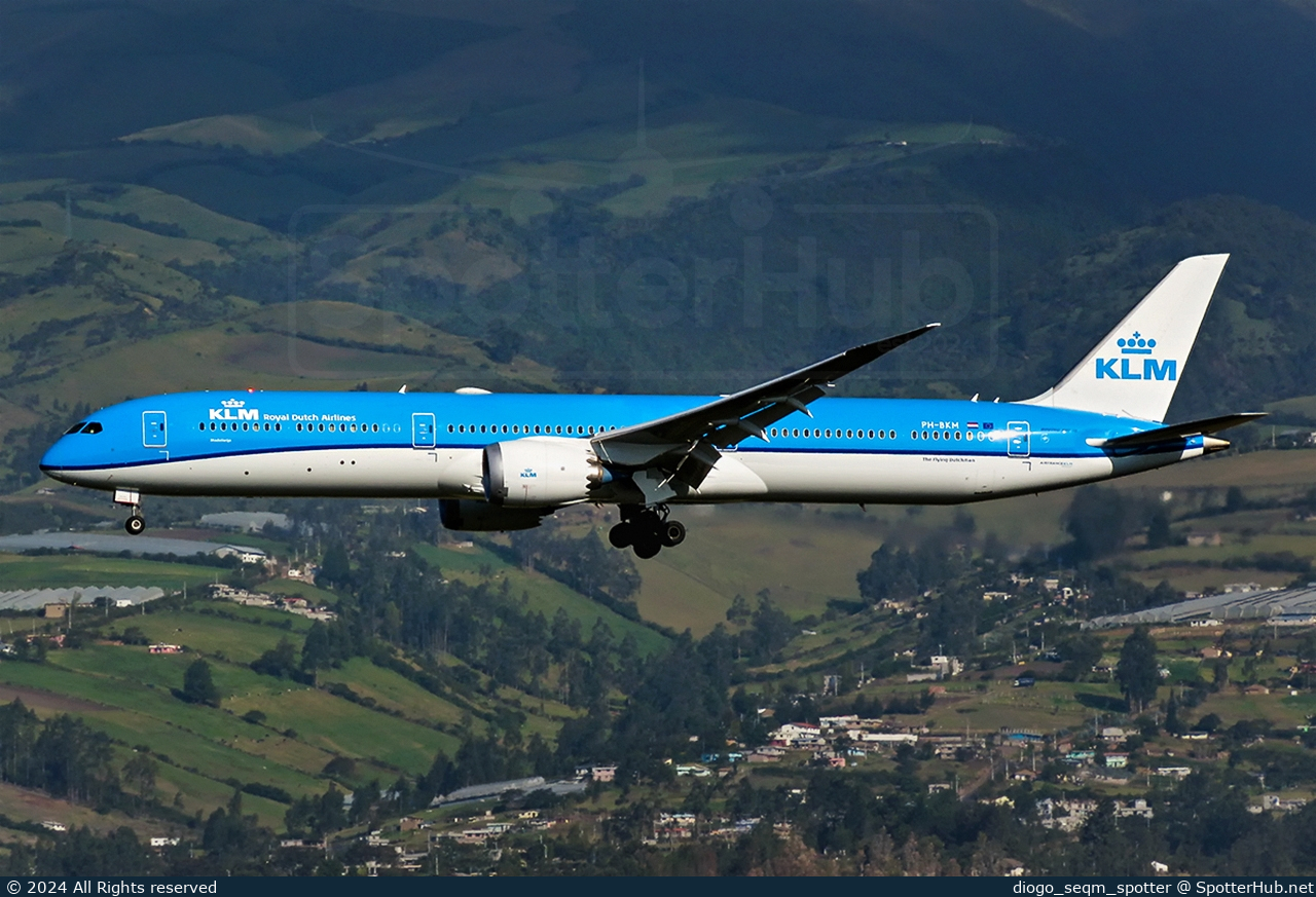 Photo of PH-BKM - Boeing 787-10 Dreamliner operated by KLM Royal Dutch Airlines