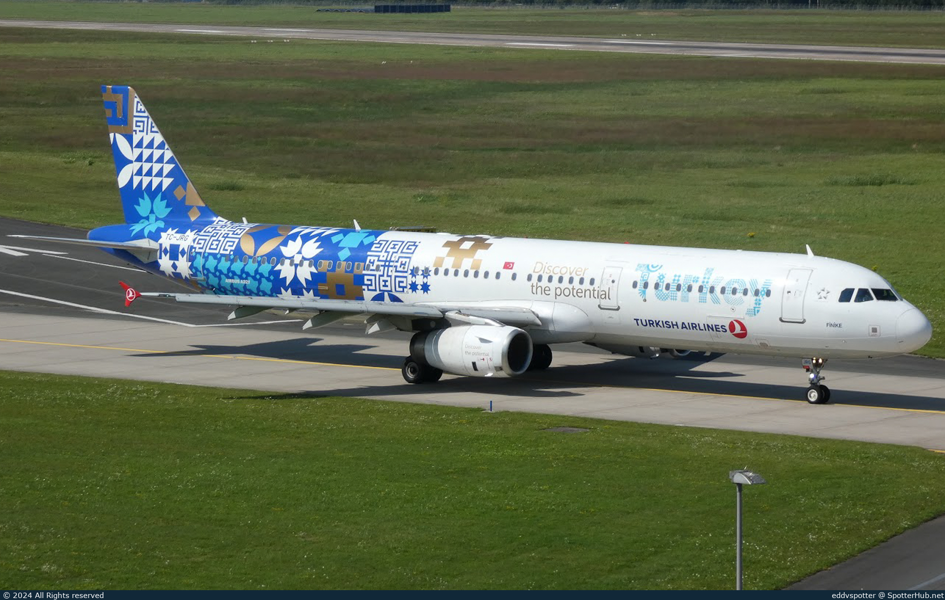 Photo of TC-JRG - Airbus A321-231 operated by Turkish Airlines