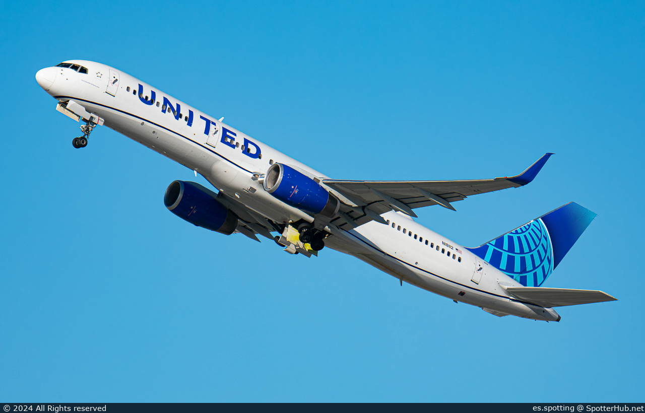 Photo of N18112 - Boeing 757-224 operated by United Airlines