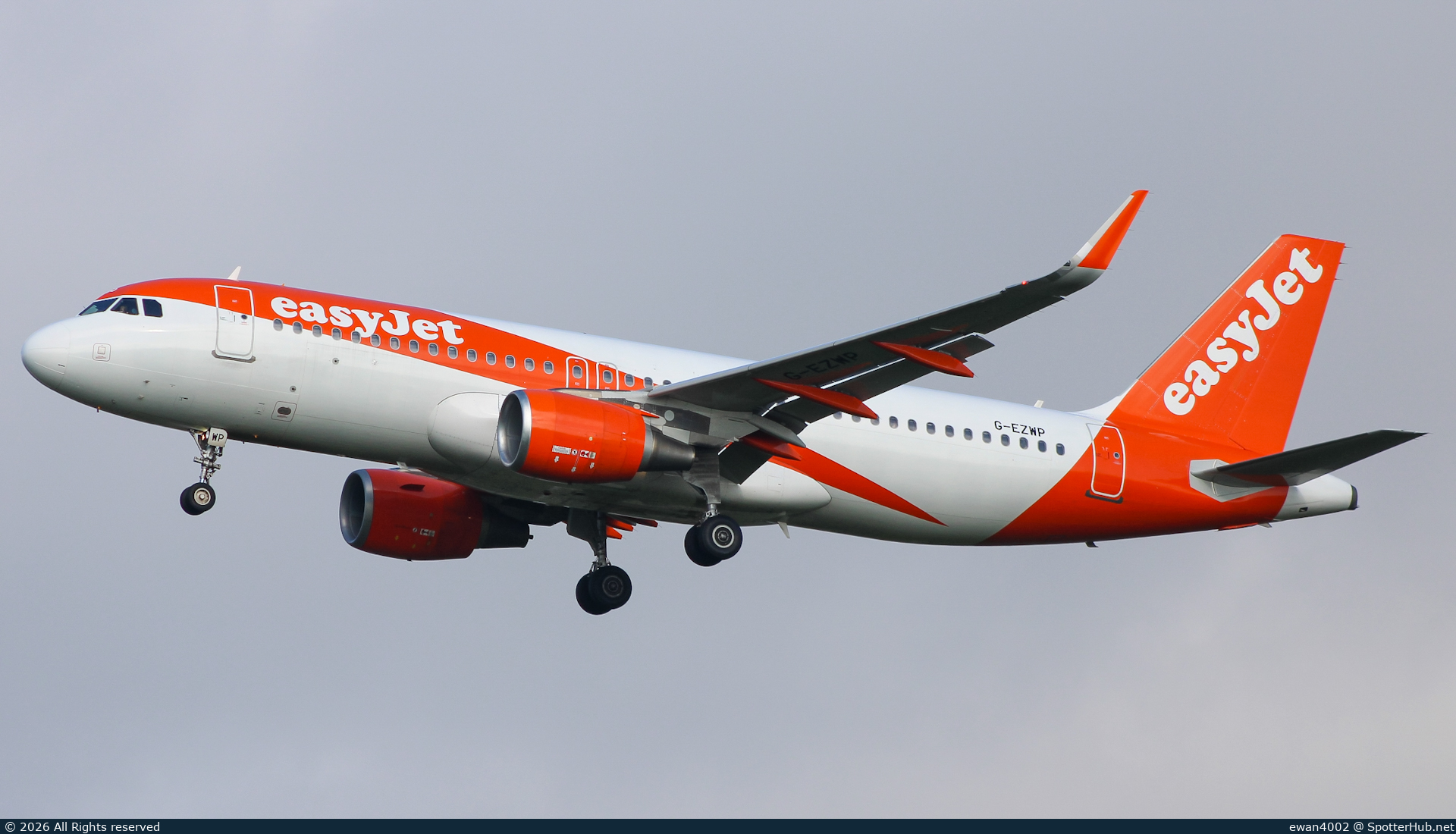 Photo of G-EZWP - Airbus A320-214 operated by easyJet