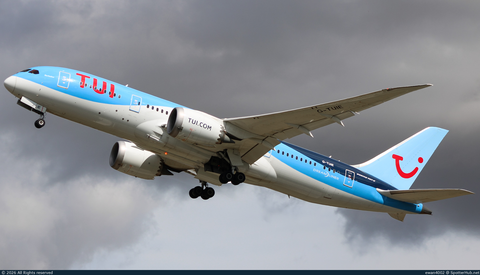 Photo of G-TUIE - Boeing 787-8 Dreamliner operated by TUI Airways