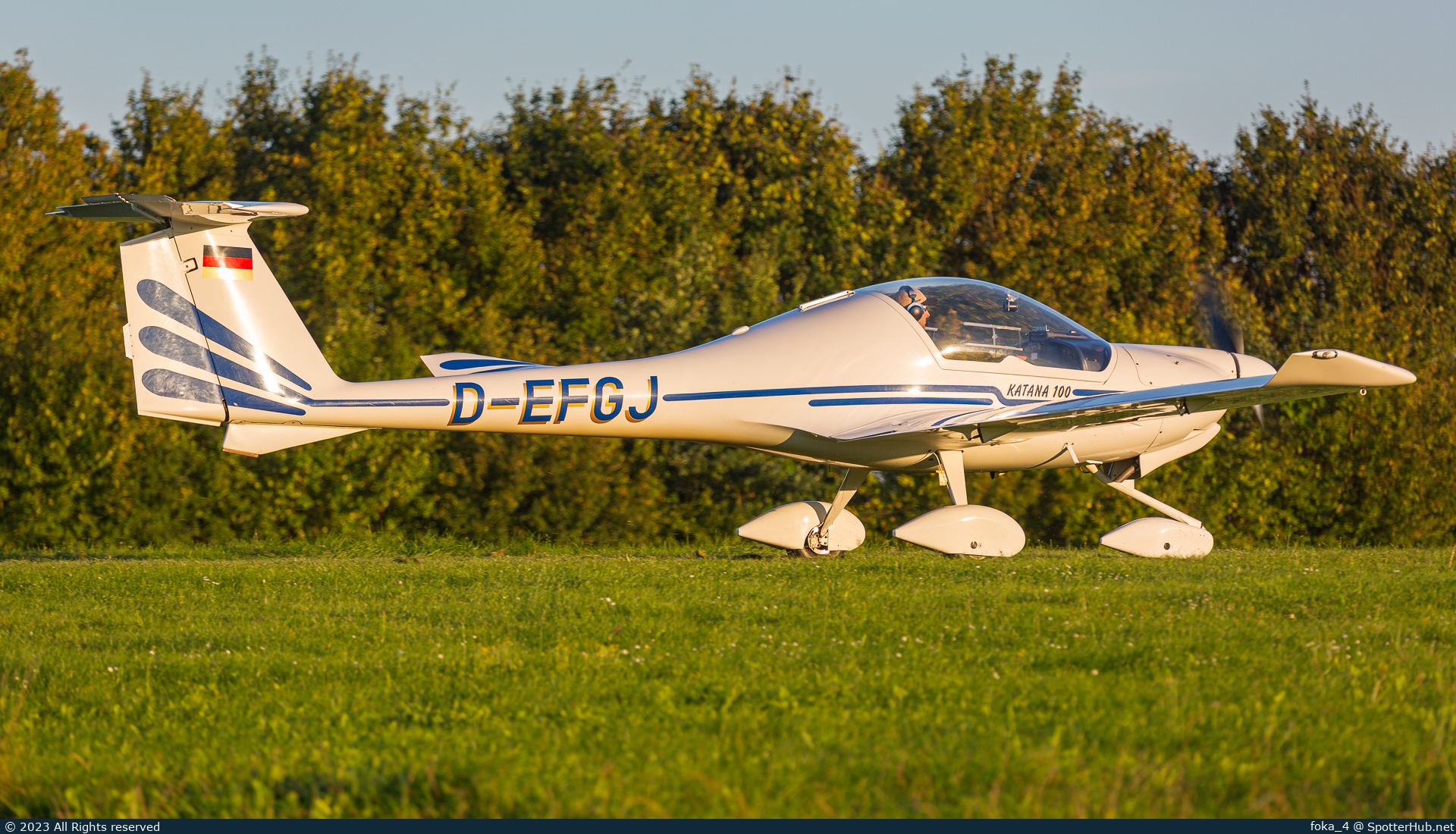Photo of D-EFGJ - Diamond DV20-100 Katana operated by Luftsport-Club Dümpel