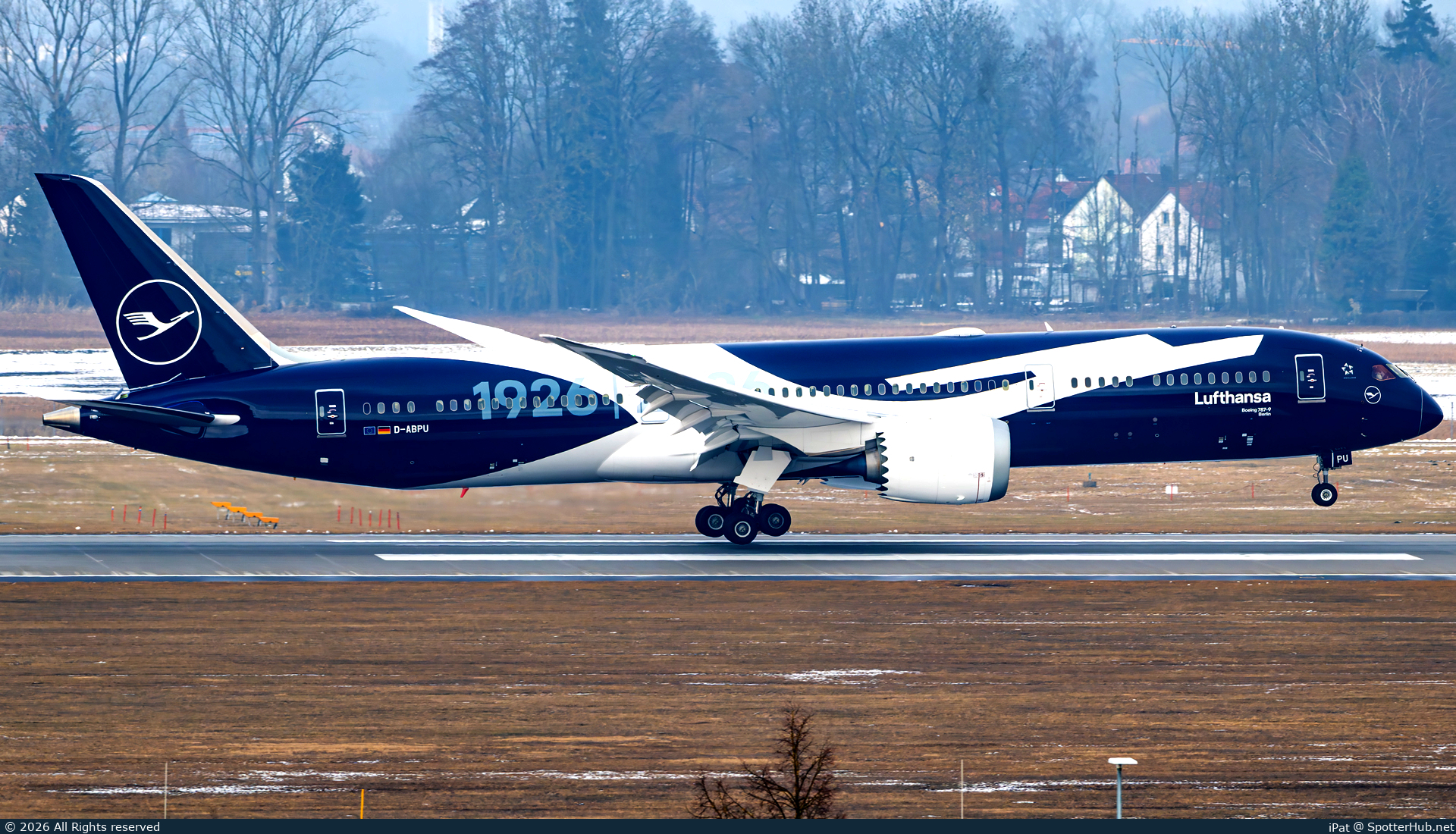 Photo of D-ABPU - Boeing 787-9 Dreamliner operated by Lufthansa