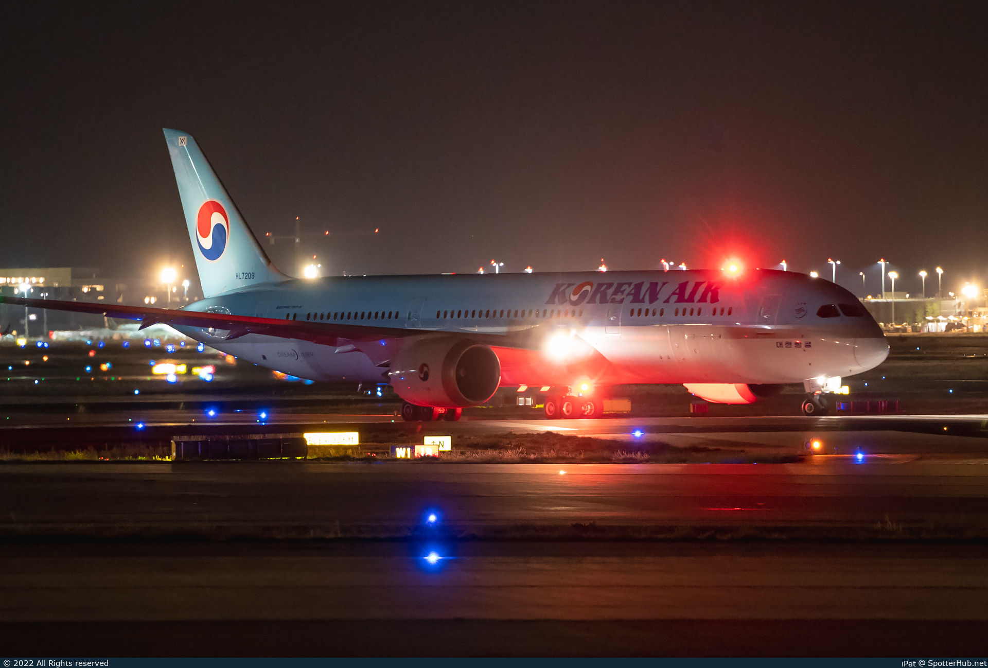 Photo of HL7209 - Boeing 787-9 Dreamliner operated by Korean Air