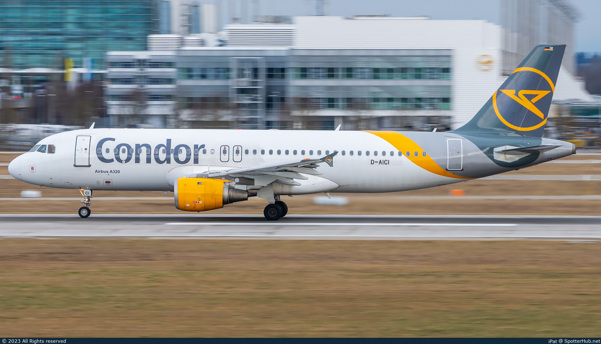 Photo of D-AICI - Airbus A320-212 operated by Condor