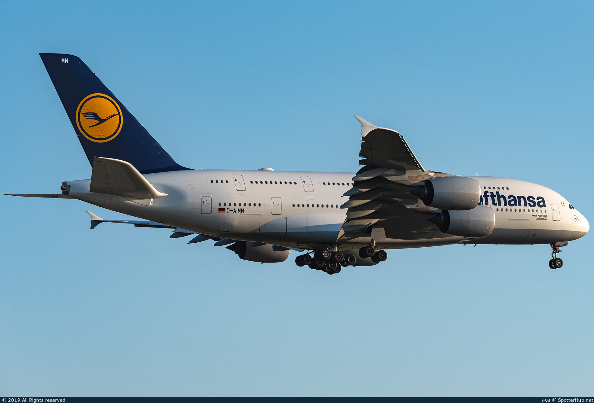 Photo of D-AIMN - Airbus A380-841 operated by Lufthansa