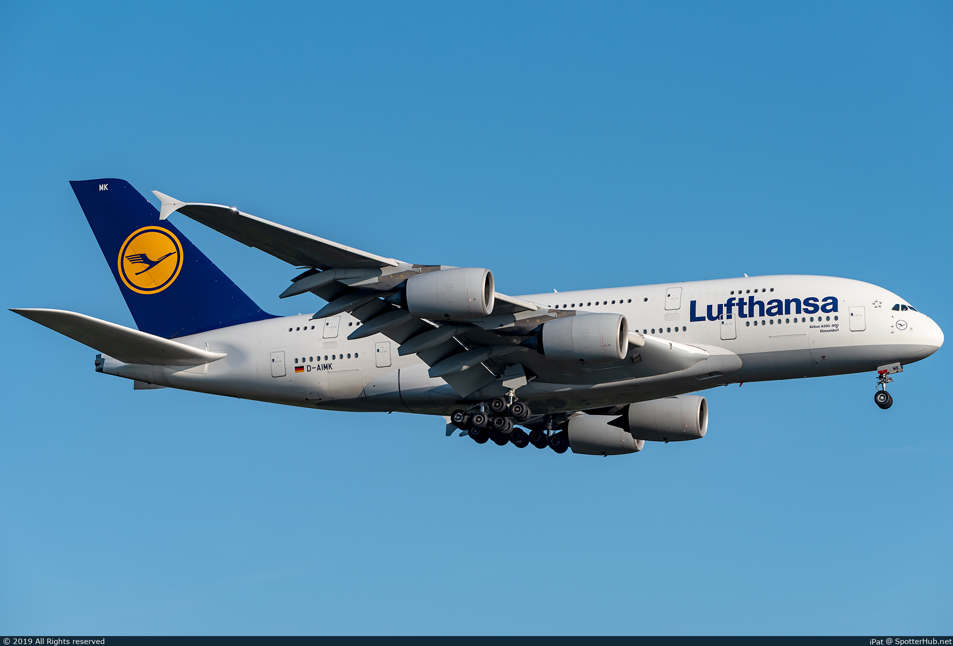 Photo of D-AIMK - Airbus A380-841 operated by Lufthansa