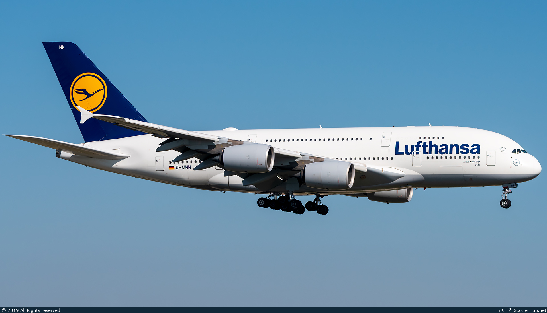 Photo of D-AIMM - Airbus A380-841 operated by Lufthansa