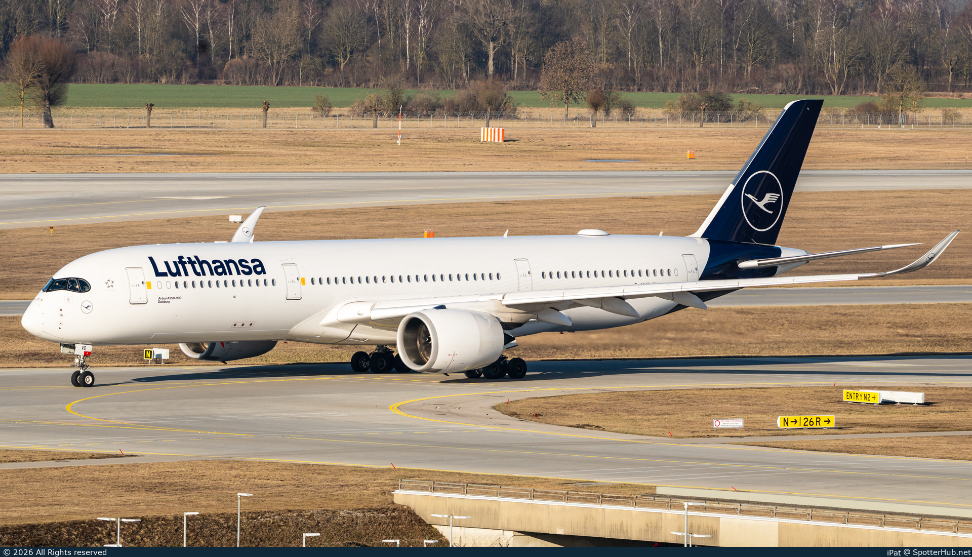 Photo of D-AIVD - Airbus A350-941 operated by Lufthansa