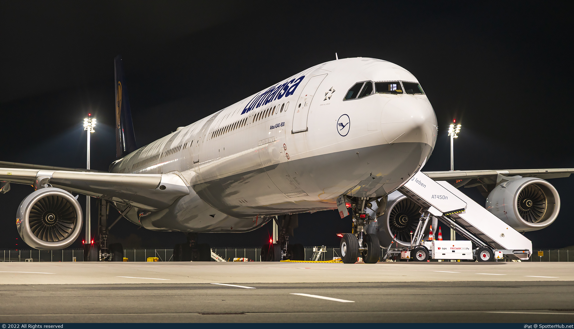 Photo of D-AIHT - Airbus A340-642 operated by Lufthansa