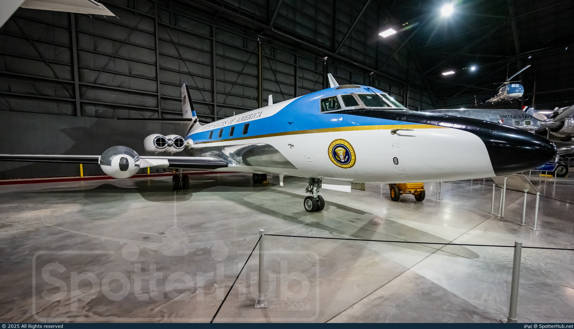 Photo of 61-2492 - Lockheed VC-140B JetStar operated by US Air Force