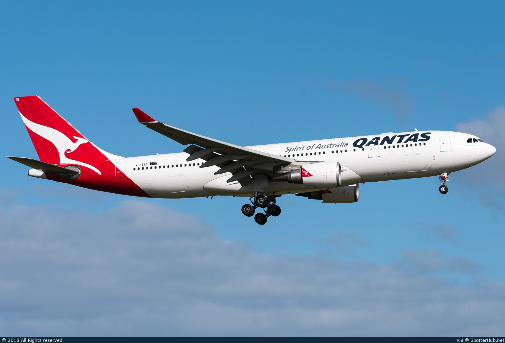 Photo of VH-EBE - Airbus A330-202 operated by Qantas
