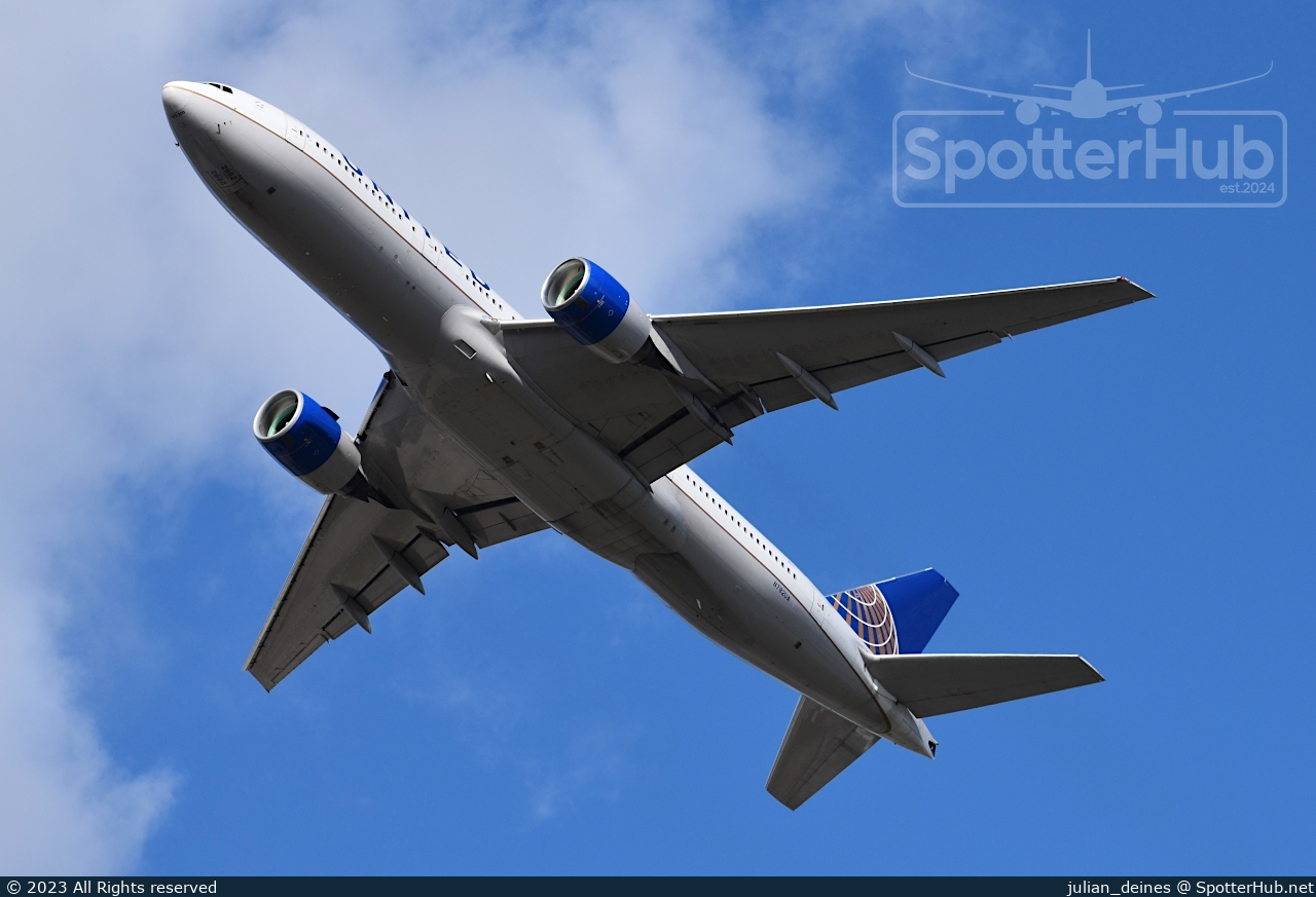 Photo of N782UA - Boeing 777-222(ER) operated by United Airlines