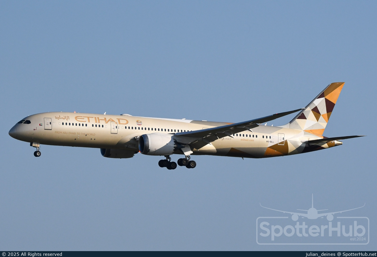 Photo of A6-BLL - Boeing 787-9 Dreamliner operated by Etihad Airways