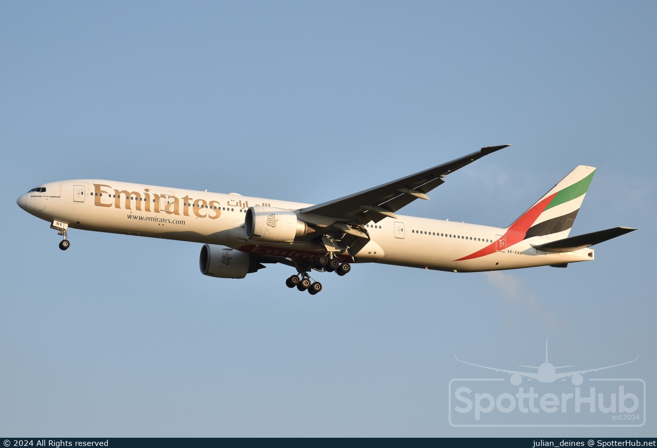 Photo of A6-ENX - Boeing 777-31H(ER) operated by Emirates