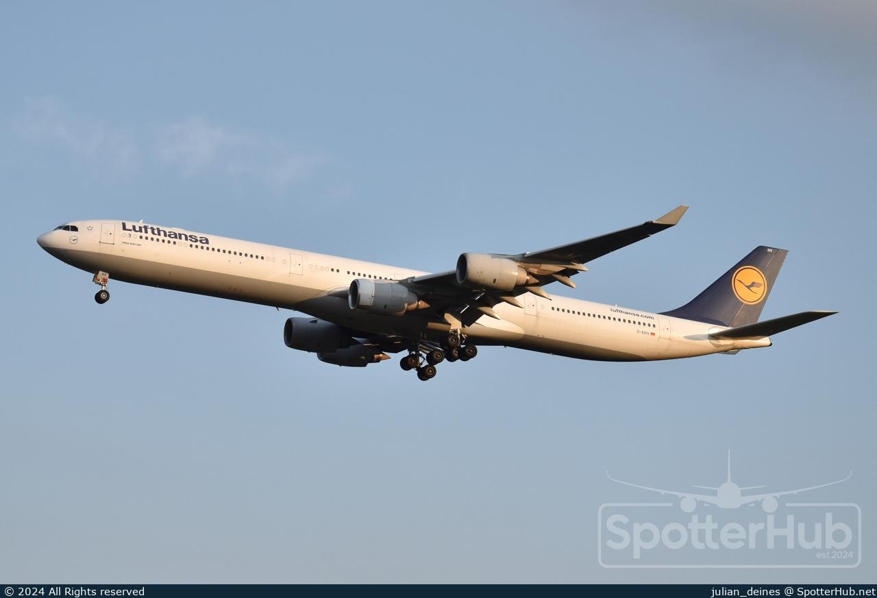Photo of D-AIHV - Airbus A340-642 operated by Lufthansa