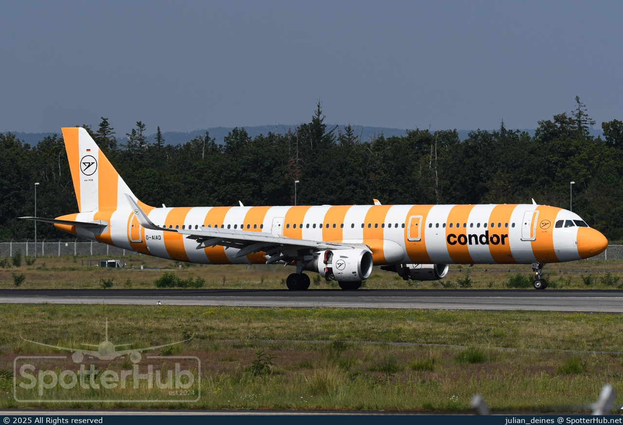 Photo of D-AIAD - Airbus A321-211 operated by Condor