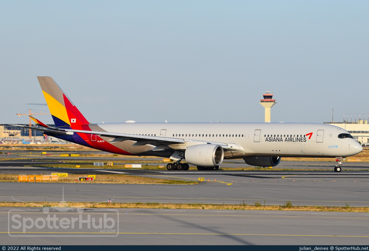 Photo of HL8079 - Airbus A350-941 operated by Asiana Airlines