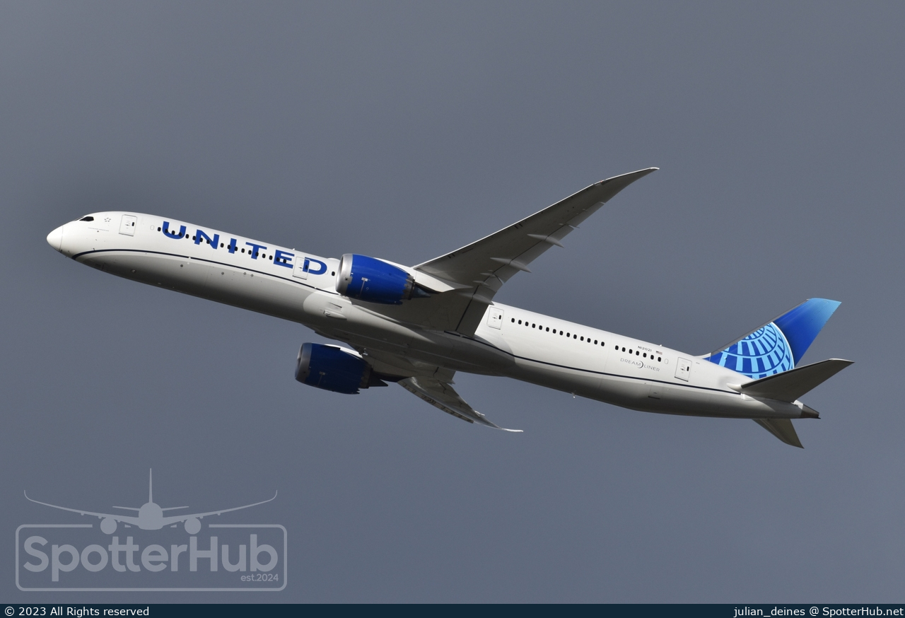 Photo of N12021 - Boeing 787-10 Dreamliner operated by United Airlines
