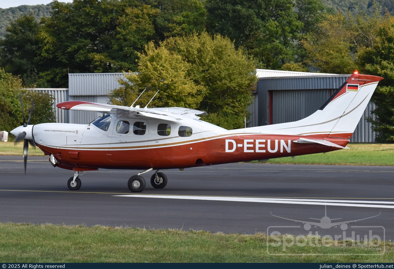 Photo of D-EEUN - Cessna P210N Silver Eagle operated by Ikarus Aviation